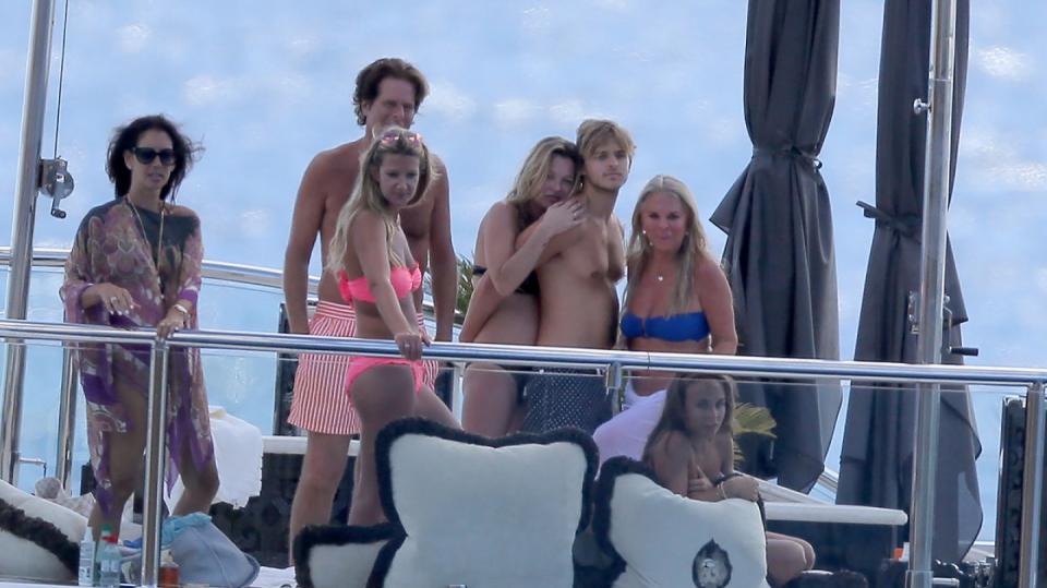 Kate Moss vypadala velice spokojeně